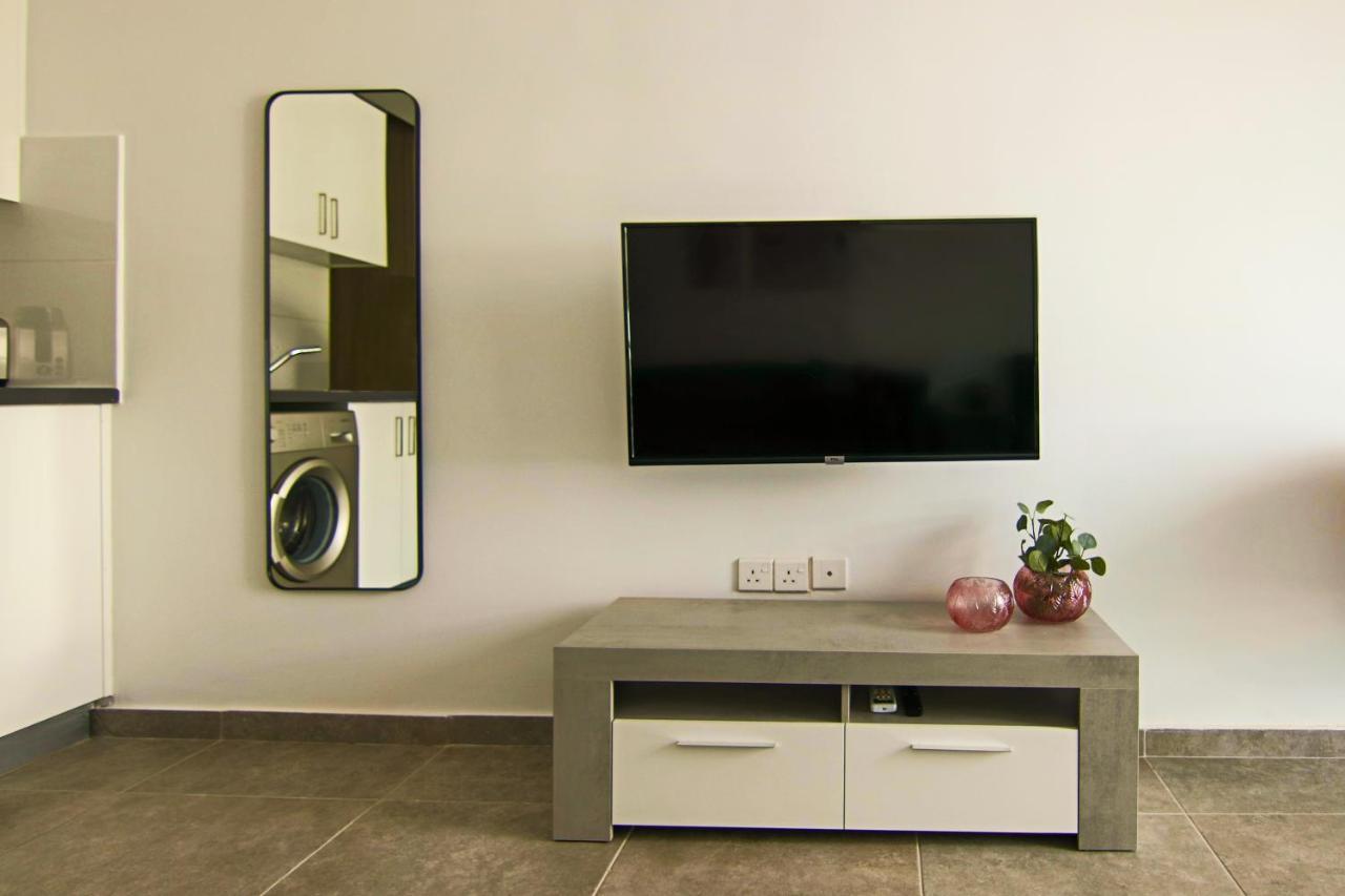 Phaedrus Living: Seaside Luxury Flat Athina 115 Lägenhet Paphos Exteriör bild