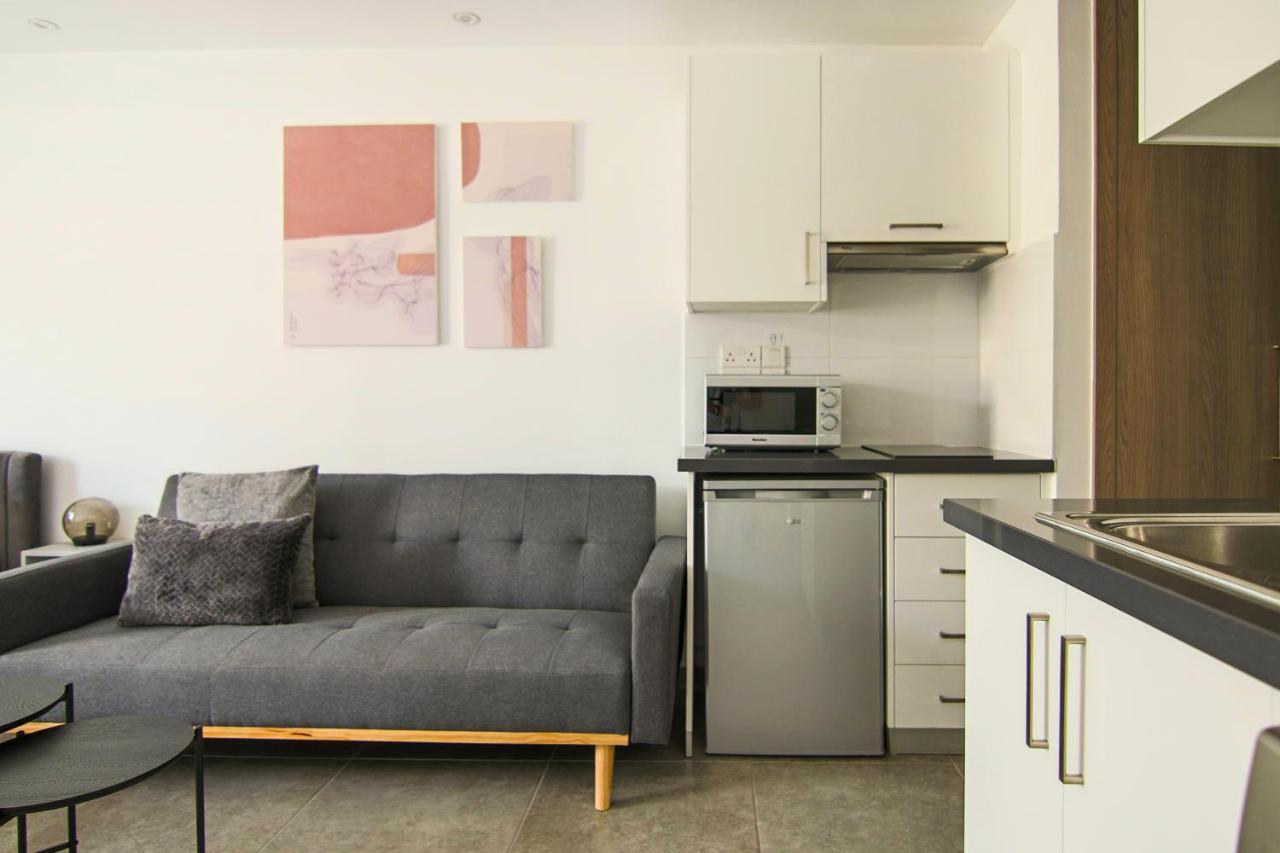 Phaedrus Living: Seaside Luxury Flat Athina 115 Lägenhet Paphos Exteriör bild